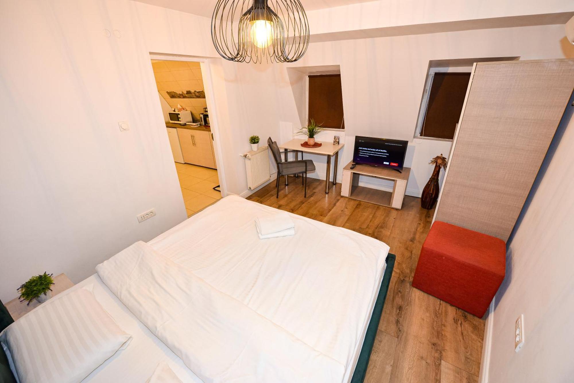 Ideal Accommodation Old Centre Bucarest Esterno foto