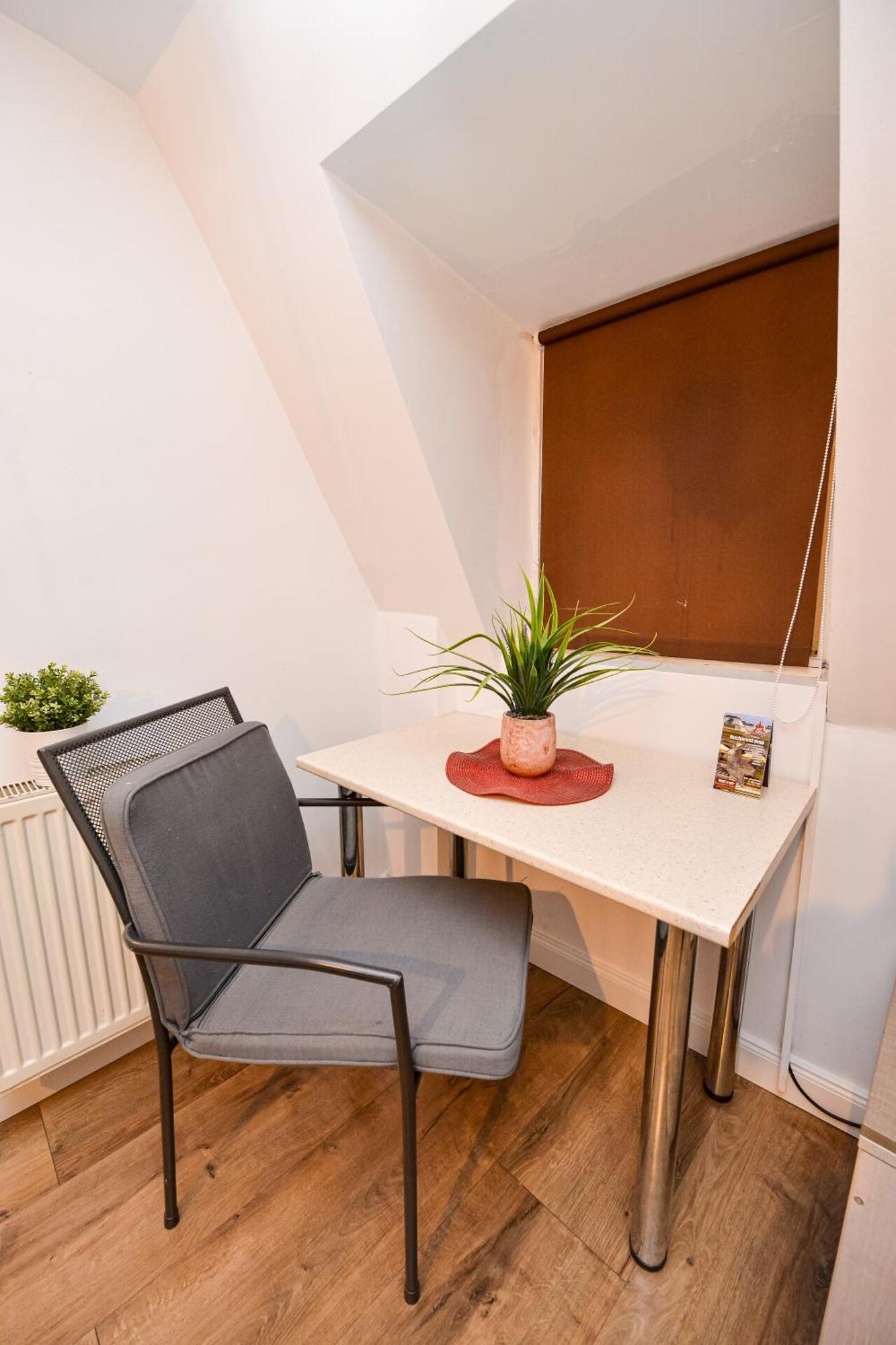 Ideal Accommodation Old Centre Bucarest Esterno foto