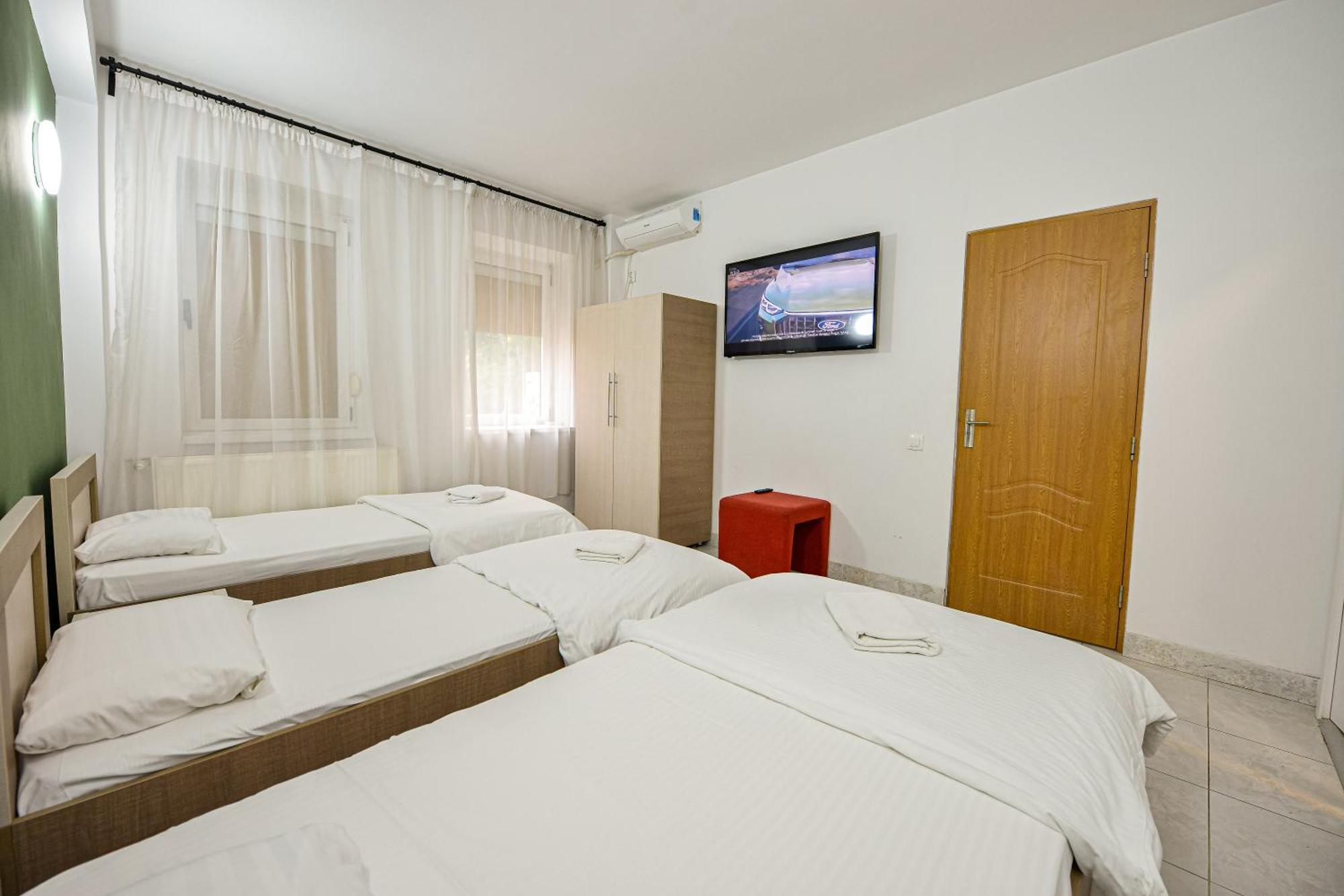 Ideal Accommodation Old Centre Bucarest Esterno foto