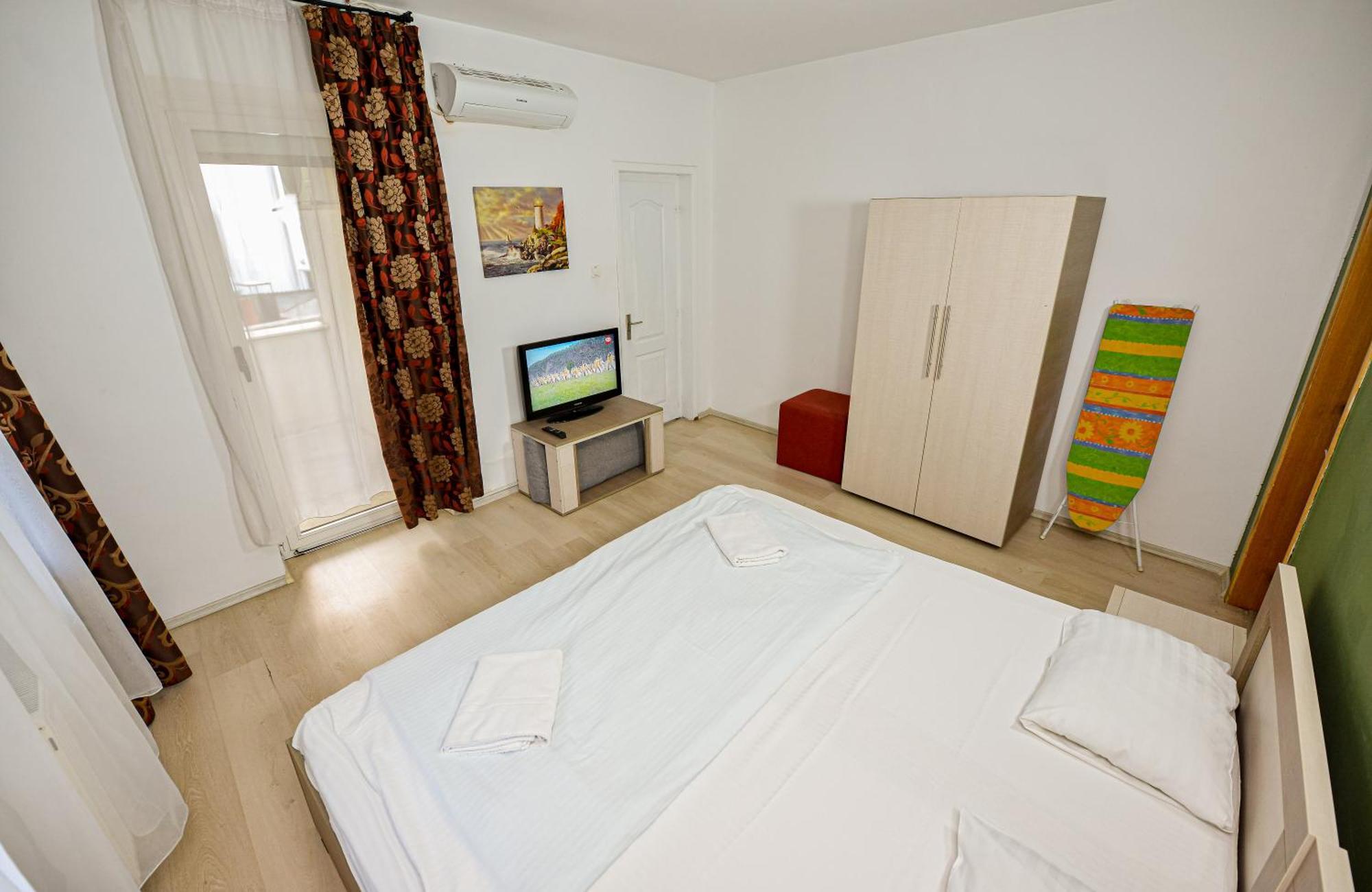 Ideal Accommodation Old Centre Bucarest Esterno foto